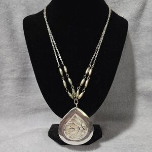 Elegant Silver Tone and Mother of Pearl Pendant Necklace